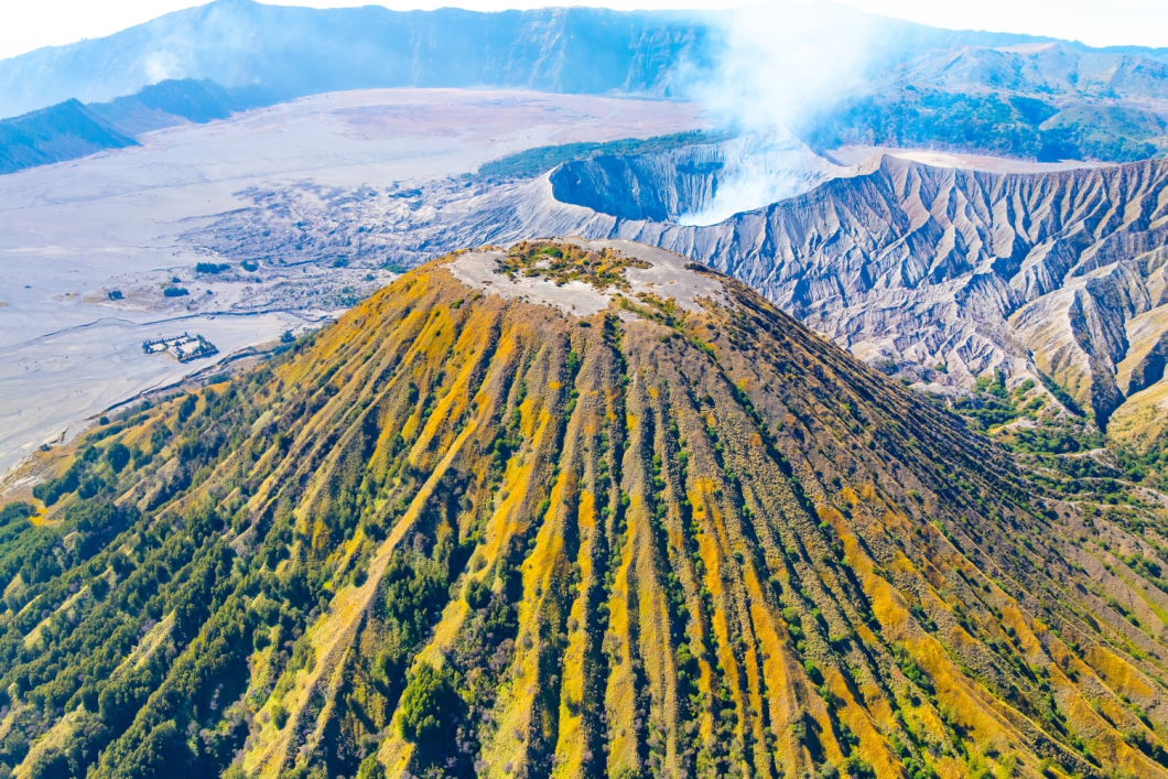 Du Lịch Indonesia: Trekking Ngắm Núi Lửa Bromo - Hồ Axit Ijen Xanh Ngọc - Thác Tumpak Sewu - Royal Brunei Airlines