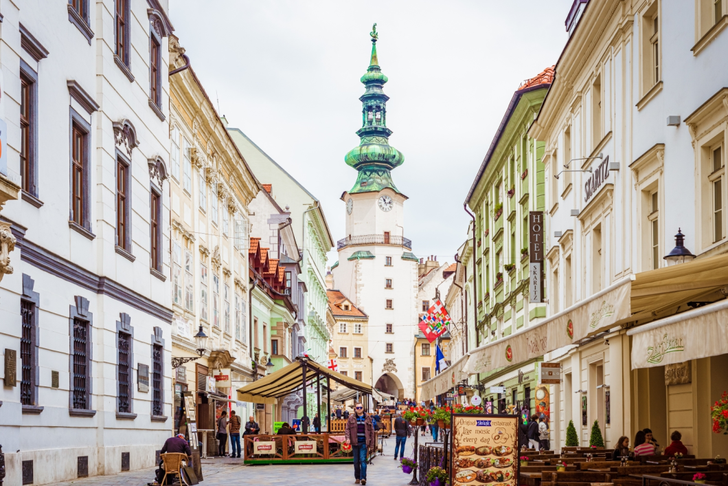 Du Lịch Đông Âu:  Cộng Hòa Séc - Đức - Áo - Slovakia - Hungary