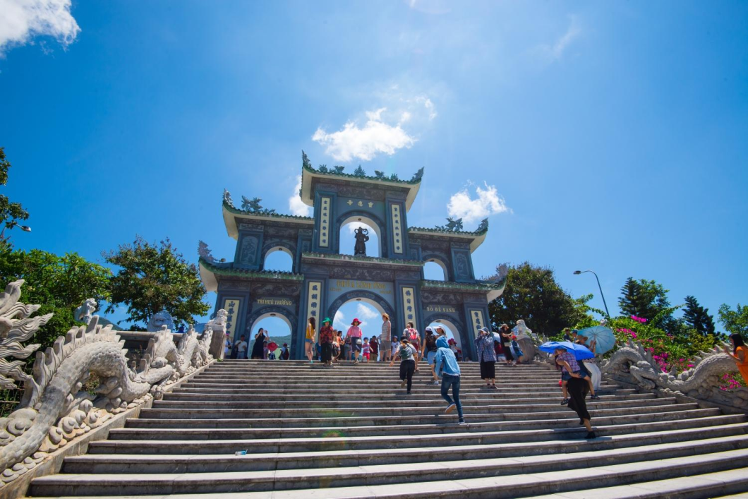 Du Lịch Đà Nẵng: Bán Đảo Sơn Trà - Hội An - Cố Đô Huế