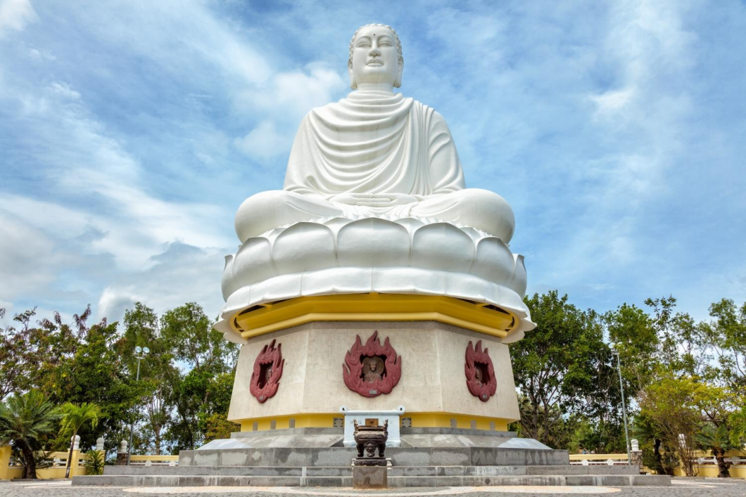 Du Lịch Nha Trang: Tháp Bà Ponagar - Vinwonders - Nhà Hát Đó