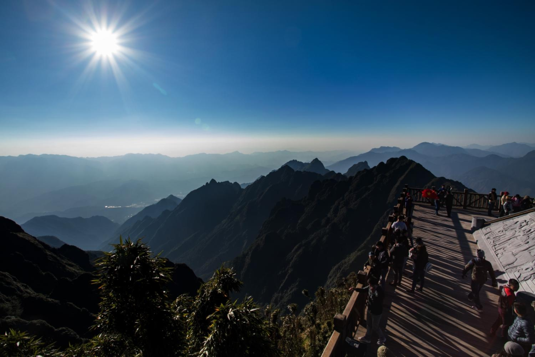 Du Lịch Hà Nội - Sapa - Fansipan - Cầu Kính Rồng Mây