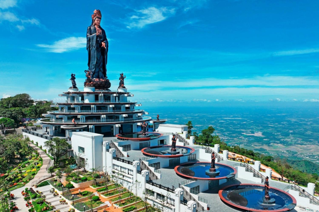 Du Lịch Tây Ninh: Núi Bà Đen - Tòa Thánh - Chùa Hang - Vườn Ưu Đàm - Đỉnh Vân Sơn