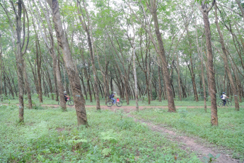 Tour Đạp Xe - Ngày Bình Yên Trên Vùng Đất Thép