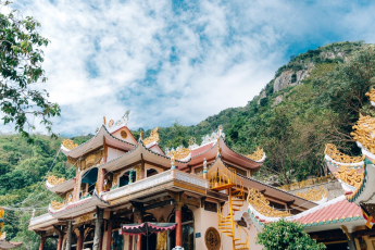 Du Lịch Tây Ninh: Núi Bà Đen - Tòa Thánh - Chùa Hang - Vườn Ưu Đàm - Đỉnh Vân Sơn
