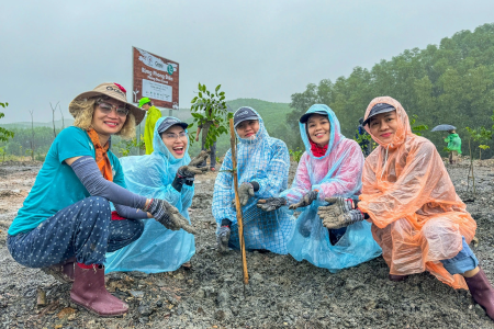 BenThanh Tourist góp sức phủ xanh rừng Phong Điền