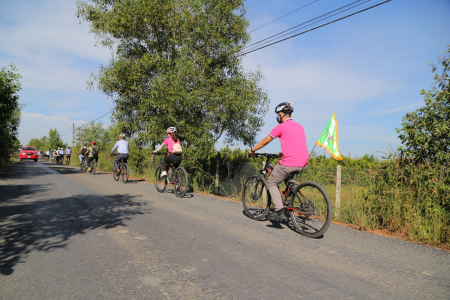 Tour đạp xe - Ngày bình yên trên vùng đất thép