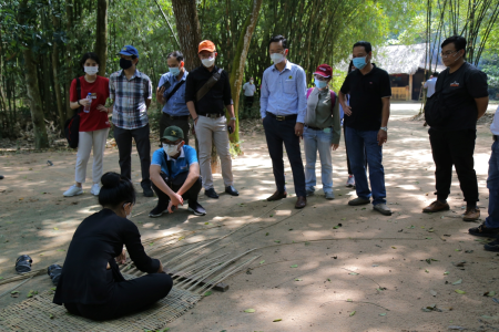 Tour đạp xe - Ngày bình yên trên vùng đất thép