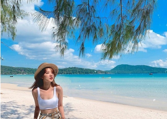 Bắt trọn trend trang điểm khi đi biển đẹp "mơ màng" cho phái đẹp tự tin tỏa sáng