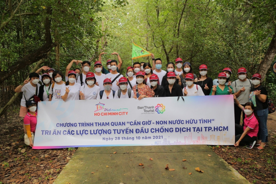 BenThanh Tourist tổ chức tour tri ân các lực lượng tuyến đầu chống dịch