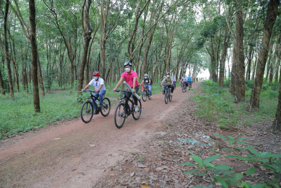 Tour đạp xe và trồng rừng hiện là xu hướng mới của du lịch xanh hay chỉ là “trào lưu truyền thông”?