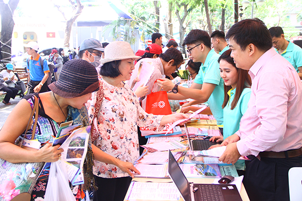 Mạng bán tour du lịch trực tuyến hàng đầu tại Việt Nam | BenThanh Tourist Mạng bán tour du lịch trực tuyến hàng đầu tại Việt Nam | BenThanh Tourist