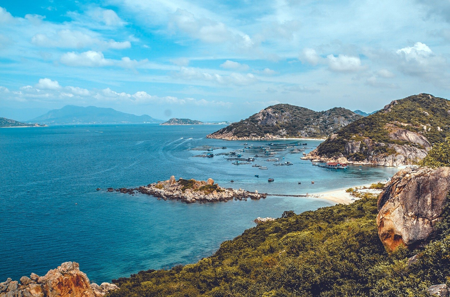 Mạng bán tour du lịch trực tuyến hàng đầu tại Việt Nam | BenThanh Tourist