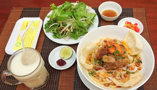 mi-quang-ba-mua mi-quang-ba-mua