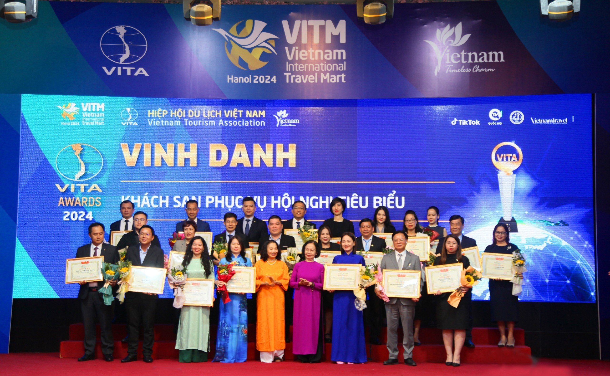 Mạng bán tour du lịch trực tuyến hàng đầu tại Việt Nam | BenThanh Tourist Mạng bán tour du lịch trực tuyến hàng đầu tại Việt Nam | BenThanh Tourist