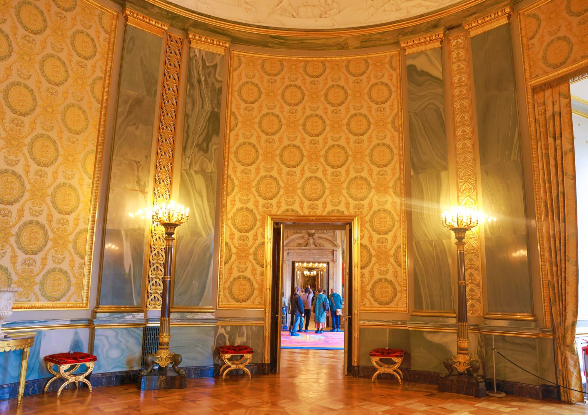 Vẻ lộng lẫy bên trong cung điện Christiansborg Vẻ lộng lẫy bên trong cung điện Christiansborg